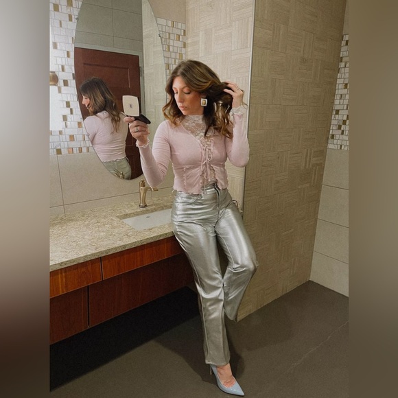 Kimchi Blue Melissa Tie Front Top💕 - Picture 6 of 12